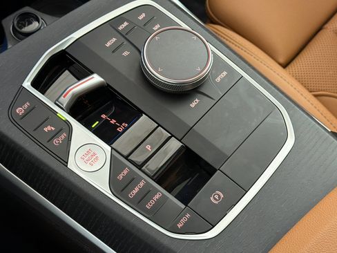 Used 2025 BMW 330i Sedan w/ Convenience Package image 25