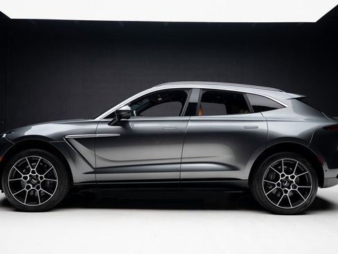 Used 2021 Aston Martin DBX image 16