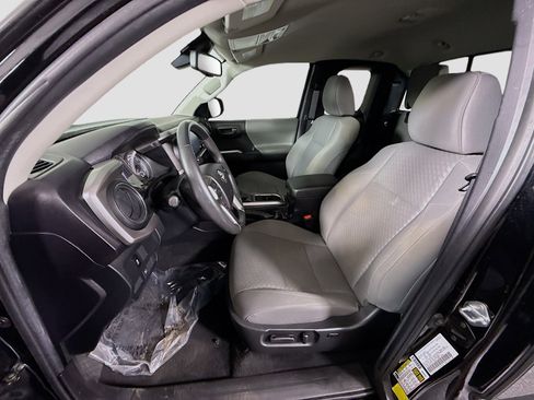 Used 2022 Toyota Tacoma SR image 21