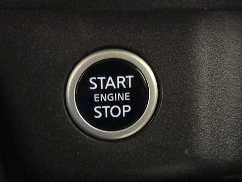 Used 2022 Nissan Rogue SV AWD/4WD image 29