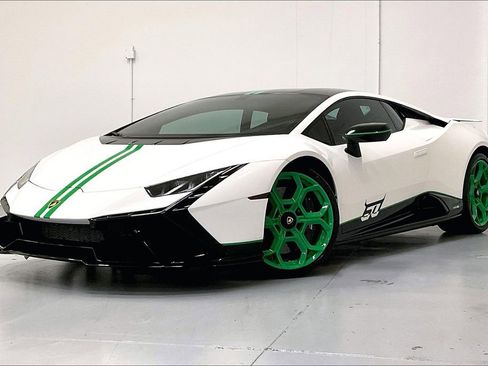 Used 2023 Lamborghini Huracan Tecnica RWD image 3
