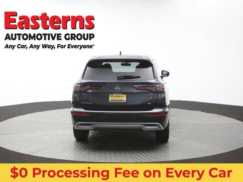 Used 2025 Mitsubishi Outlander SE FWD image 37