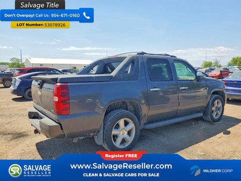 Used 2011 Chevrolet Avalanche LT w/ Regional Value Package AWD/4WD image 4