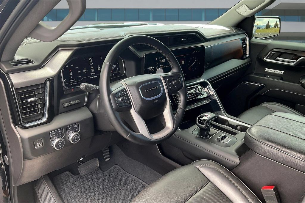 Used 2024 GMC Sierra 1500 Denali w/ Denali Reserve Package AWD/4WD image 17
