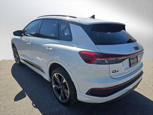 Used 2024 Audi Q4 e-tron Premium Plus image 5