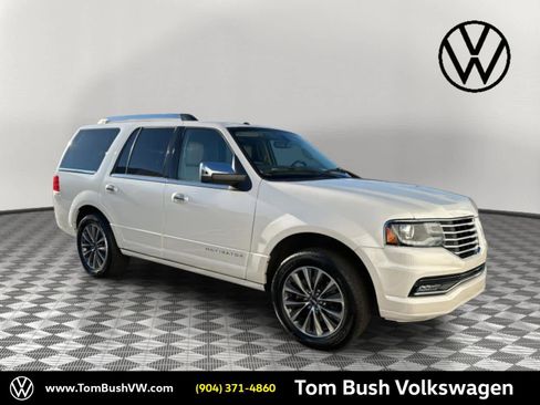 Used 2015 Lincoln Navigator 2WD image 1