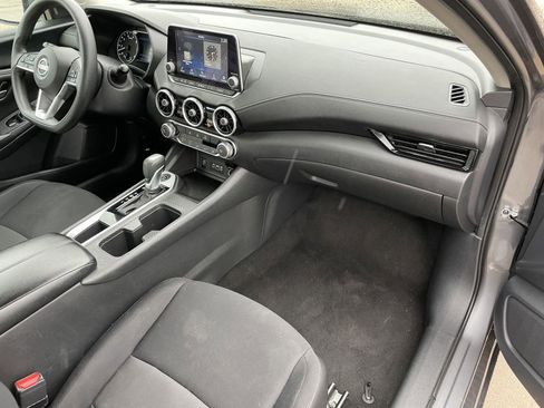 Used 2024 Nissan Sentra SV FWD image 38