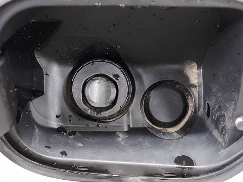 Used 2025 GMC Sierra 1500 AT4 image 42