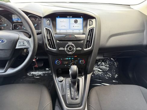 Used 2018 Ford Focus SEL FWD image 15