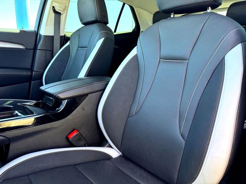 Used 2025 Buick Envision Sport Touring image 13