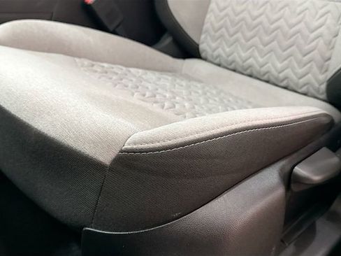 Used 2023 Chevrolet Equinox LS FWD image 19