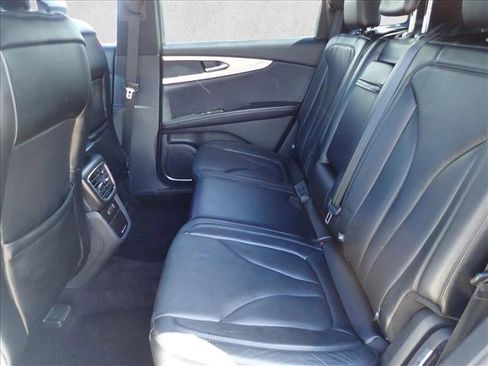 Used 2016 Lincoln MKX Reserve w/ Climate Package AWD/4WD image 10