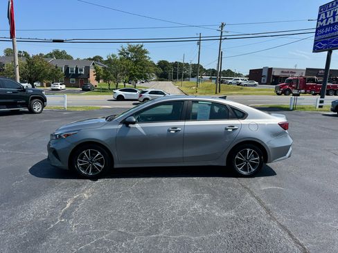 Used 2023 Kia Forte LXS image 2