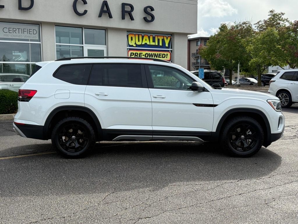 Certified 2026 Volkswagen Atlas Peak Edition AWD/4WD image 2