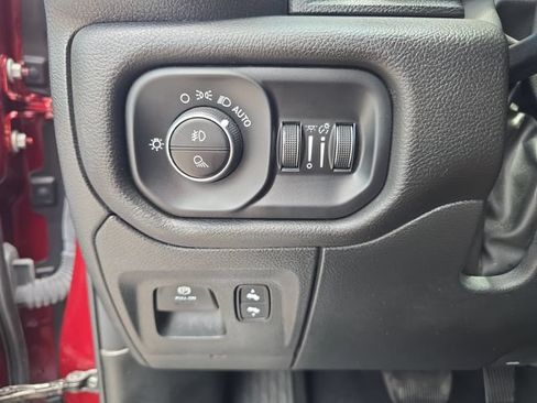 Used 2025 RAM 1500 Laramie AWD/4WD image 22