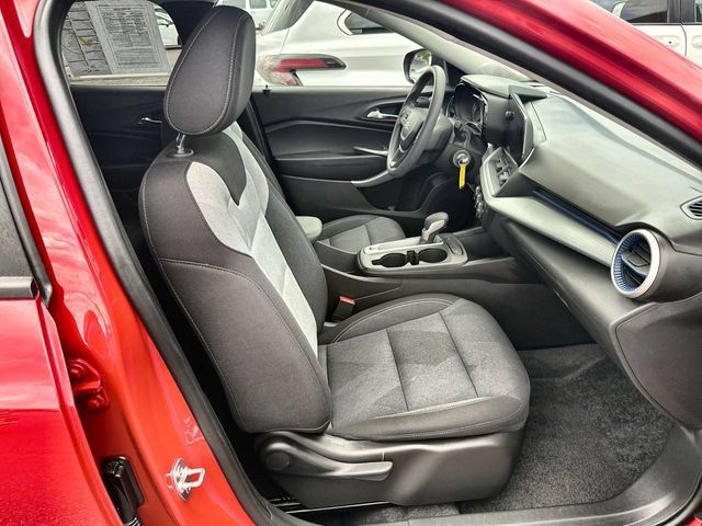 Used 2026 Chevrolet Trax LS FWD image 23