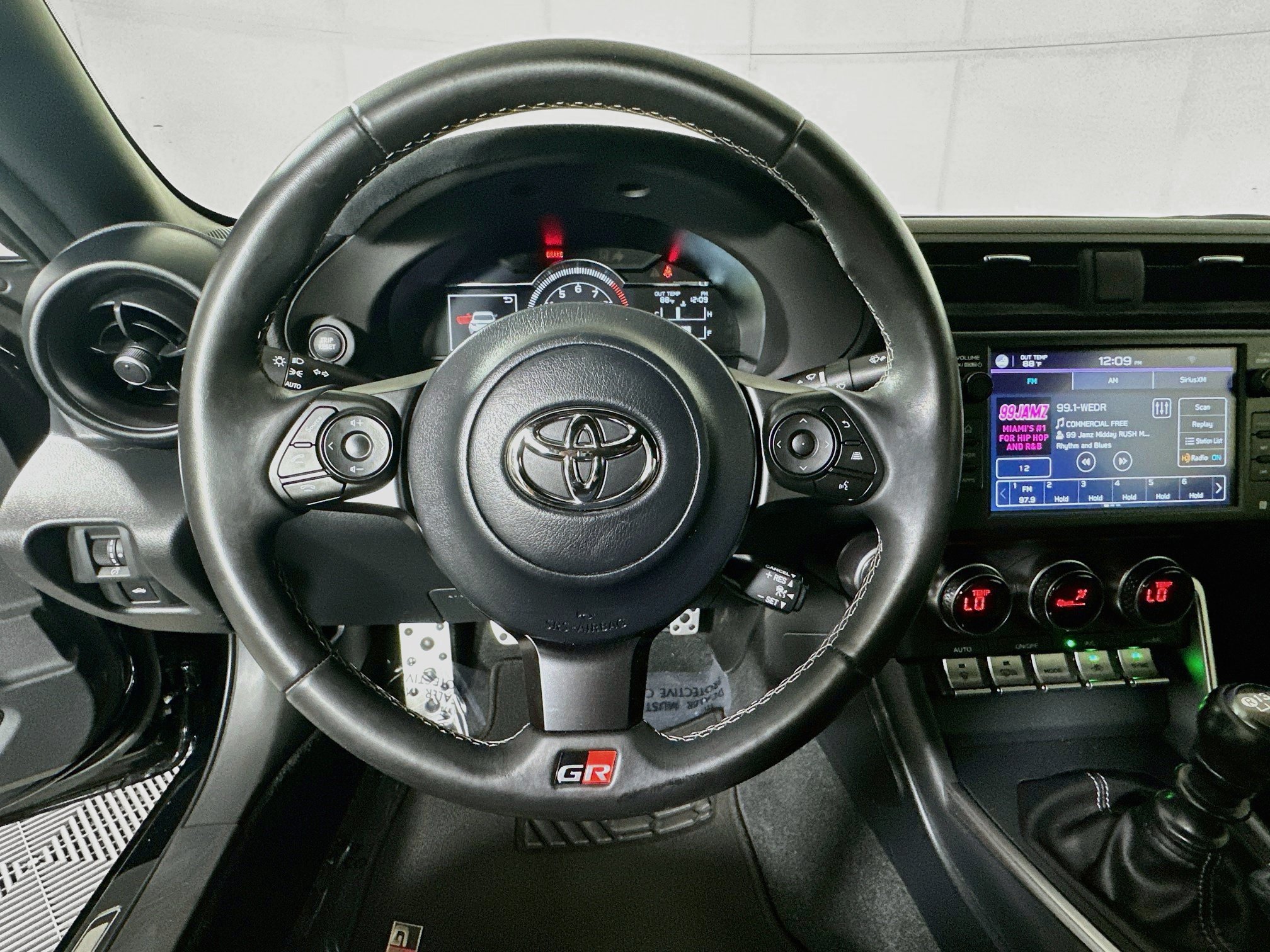 Used 2024 Toyota GR86 Premium RWD image 15