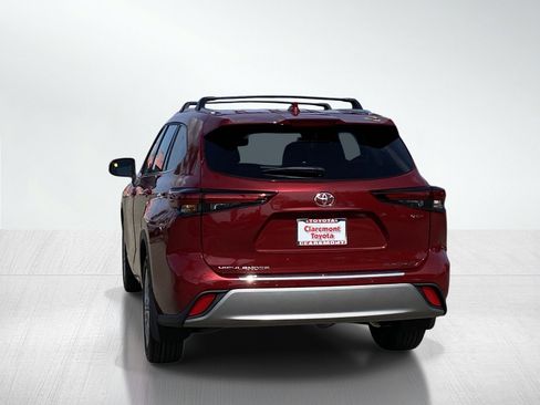 New 2026 Toyota Highlander Platinum AWD/4WD image 4