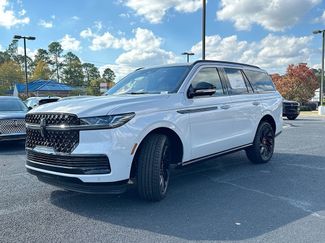 New 2025 Lincoln Navigator Reserve w/ Jet Appearance Package AWD/4WD video 2