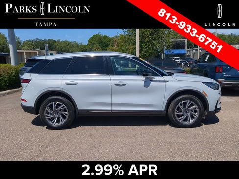 Certified 2025 Lincoln Corsair AWD w/ Equipment Group 101A image 3