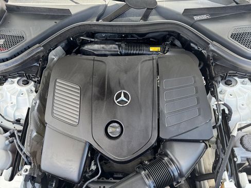 Used 2024 Mercedes-Benz GLC 300 4MATIC image 12