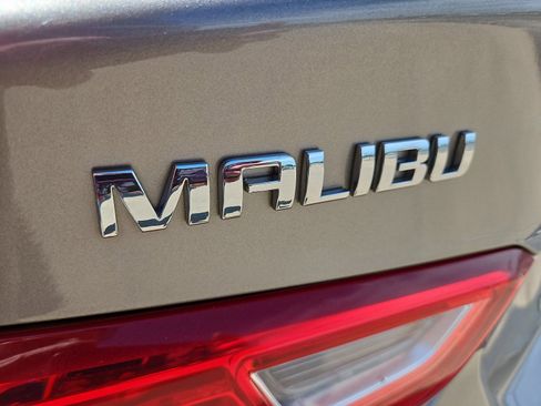 Used 2025 Chevrolet Malibu LT FWD image 19