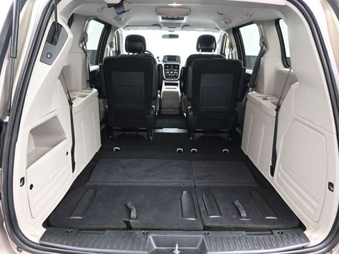 Used 2016 Dodge Grand Caravan SXT w/ Rear Park Assist Package image 55