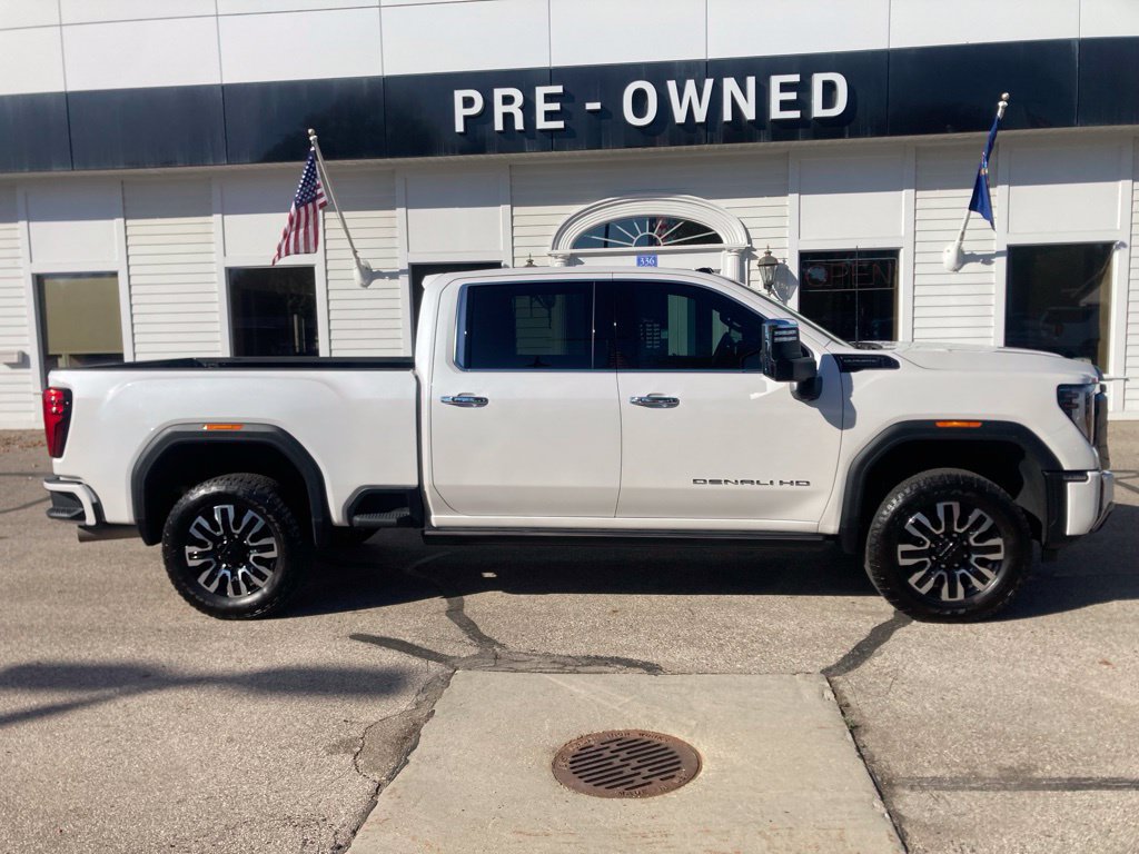 Used 2024 GMC Sierra 2500 Denali Ultimate AWD/4WD image 4