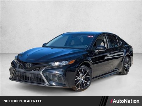 Used 2023 Toyota Camry SE FWD image 1