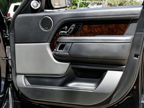 Used 2019 Land Rover Range Rover Supercharged image 51