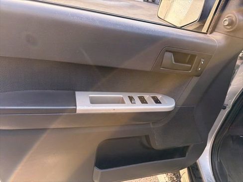 Used 2011 Ford Escape XLT w/ 203A Rapid Spec Order Code image 6