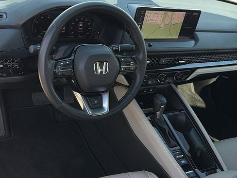 Used 2025 Honda Accord Touring image 7
