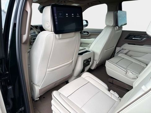 New 2026 GMC Yukon Denali w/ Denali Reserve Package image 13
