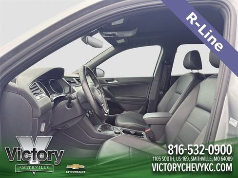 Used 2021 Volkswagen Tiguan SE R-Line image 9