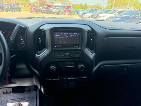 Used 2020 Chevrolet Silverado 1500 Custom Trail Boss w/ Custom Convenience Package AWD/4WD image 21