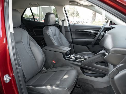 Used 2023 Buick Envision Essence image 40