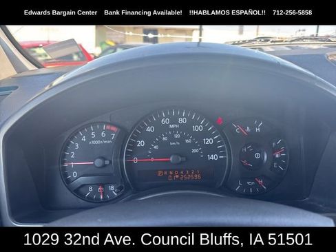 Used 2004 Nissan Titan SE image 18