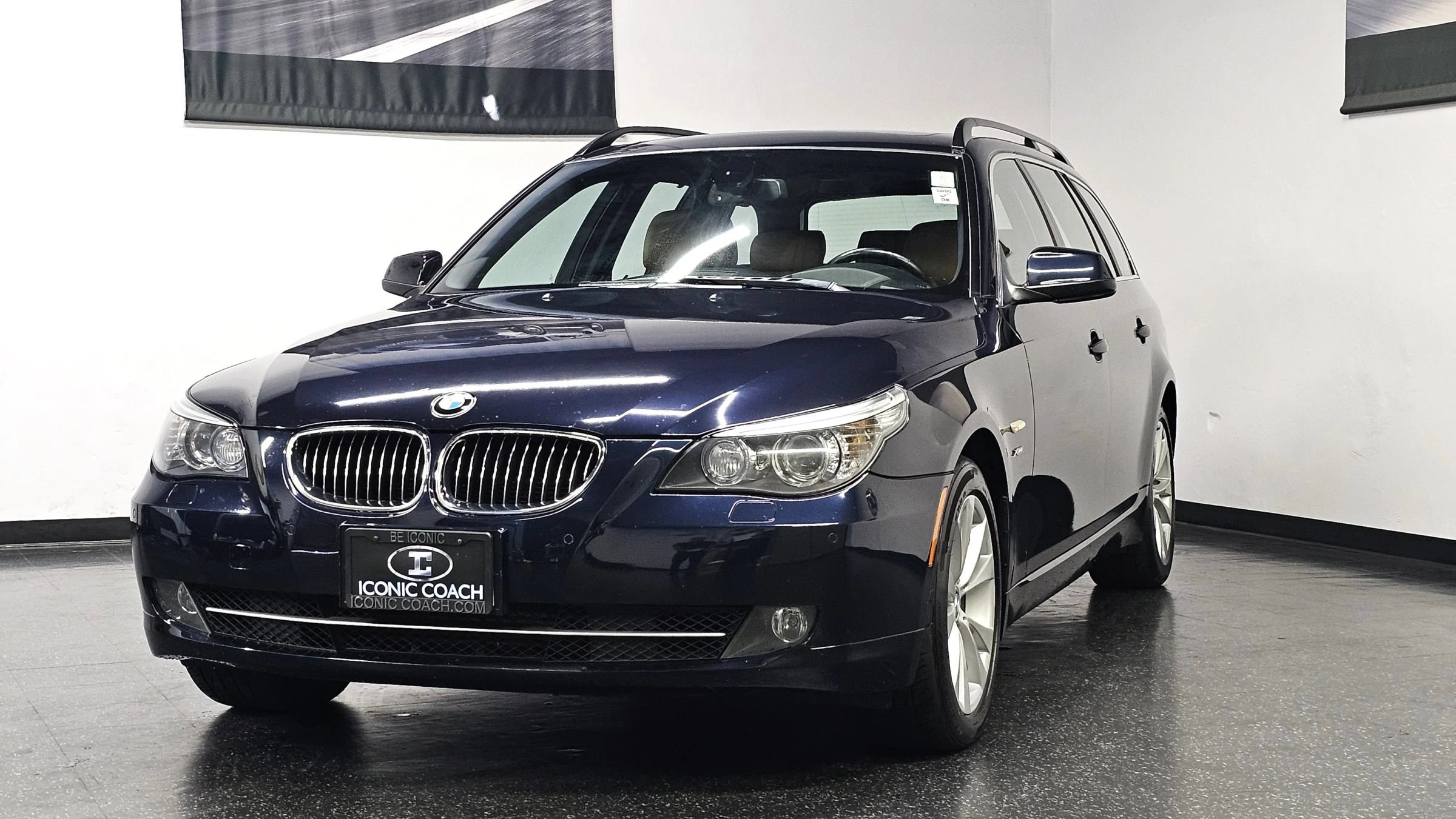 Used 2010 BMW 535i xDrive Wagon AWD/4WD image 4