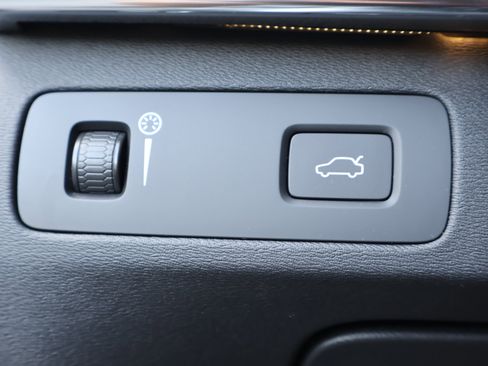 Used 2022 Volvo XC90 T6 Momentum w/ Advanced Package image 24