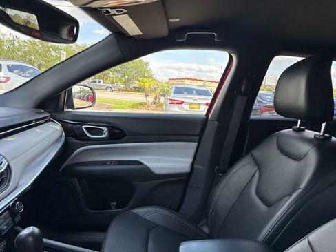Used 2025 Jeep Compass Limited AWD/4WD image 24