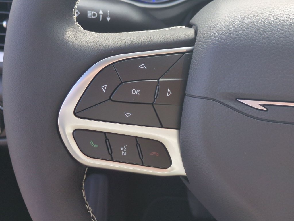 New 2027 Chrysler Pacifica Select FWD image 16