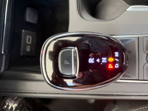 Used 2025 Cadillac XT4 Premium Luxury AWD/4WD image 16