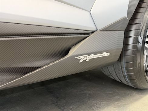 Used 2024 Lamborghini Urus Performante image 11