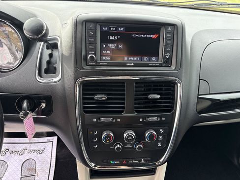 Used 2020 Dodge Grand Caravan SXT FWD image 22