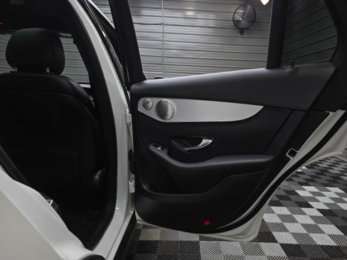 Used 2021 Mercedes-Benz GLC 300 4MATIC image 37