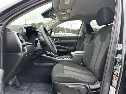 Certified 2023 Kia Sorento LX FWD image 13