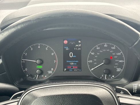 Used 2024 Toyota Corolla Cross SE image 16