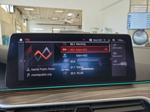 Used 2022 BMW 530i xDrive w/ Convenience Package image 25