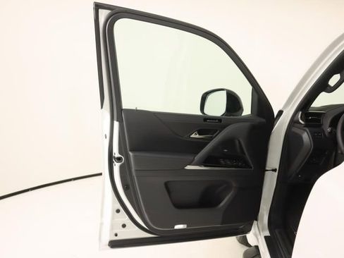 New 2026 Lexus LX 700h Luxury image 10