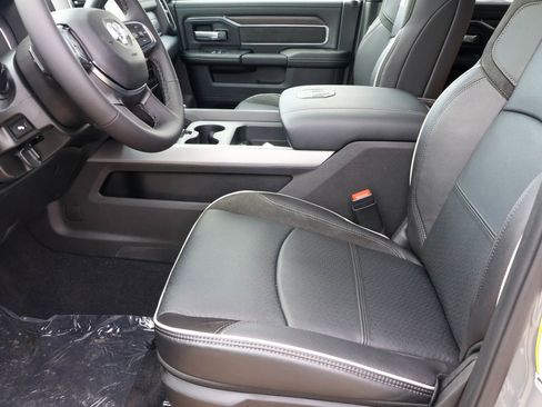 New 2026 RAM 3500 Laramie AWD/4WD image 4